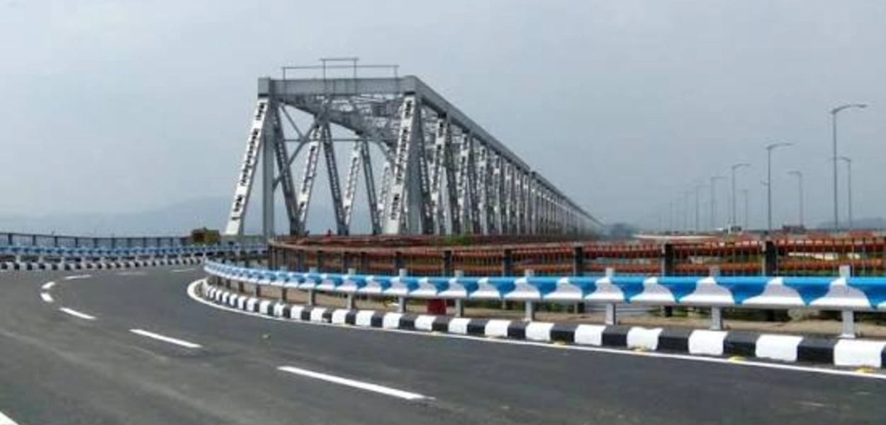 পুৰণি শৰাইঘাট দলং