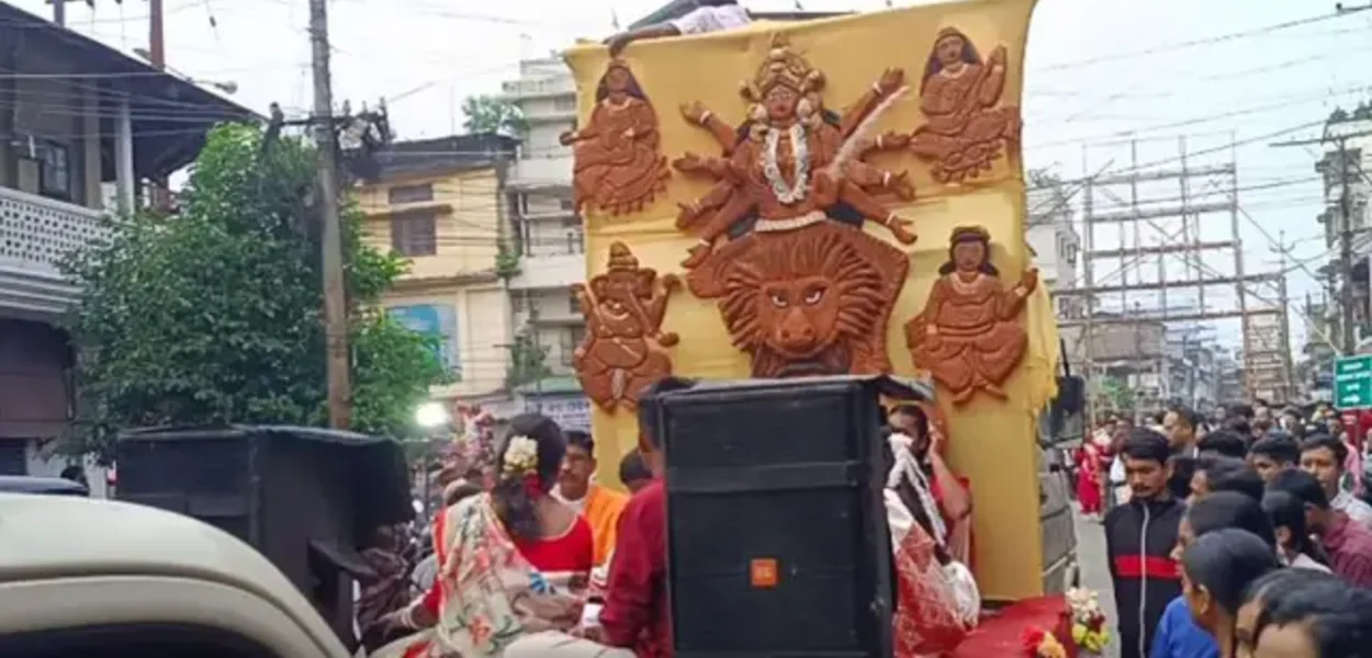 মহালয়াৰ দিনা যোৰহাটৰ গৰ আলীৰ এটা দৃশ্য