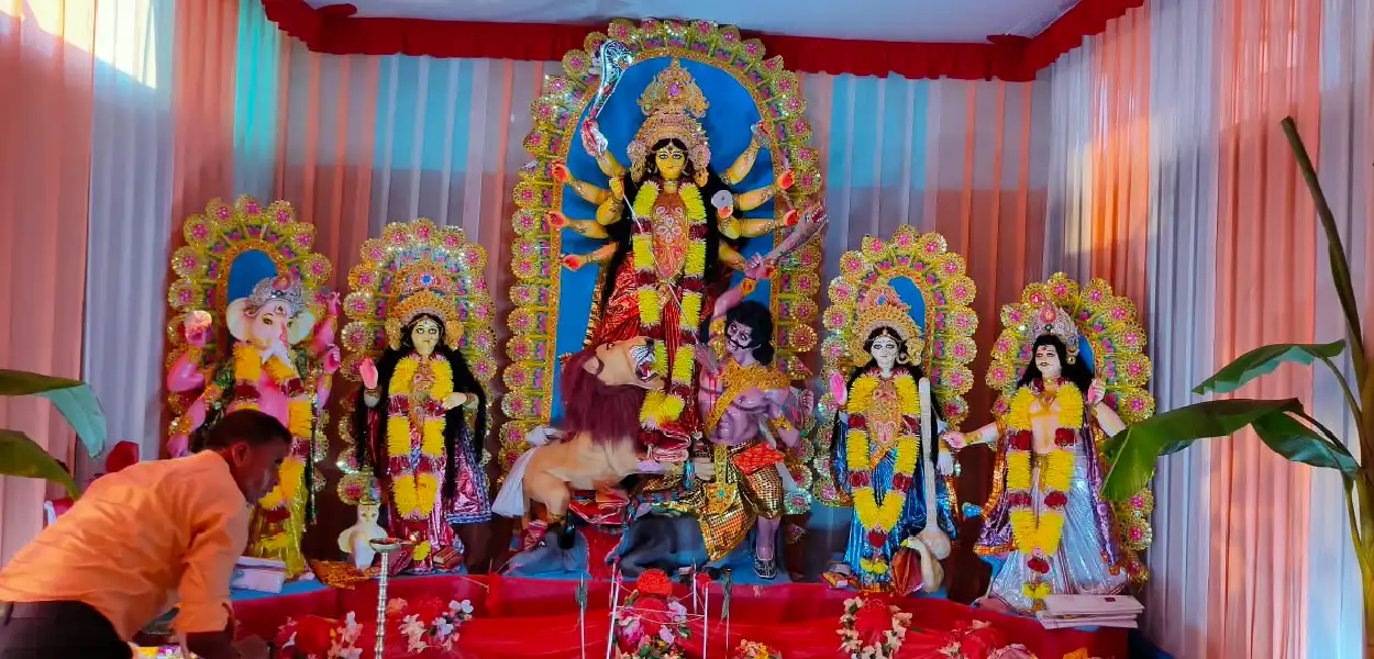 ভাটিৰকুপা গাঁৱত অনুষ্ঠিত দুৰ্গা পূজা