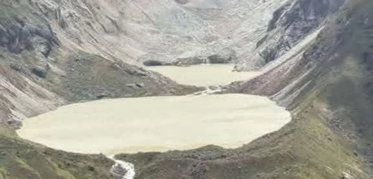 ভূটানত ভয়ংকৰ হিমবাহ হ্ৰদ বিস্ফোৰণ