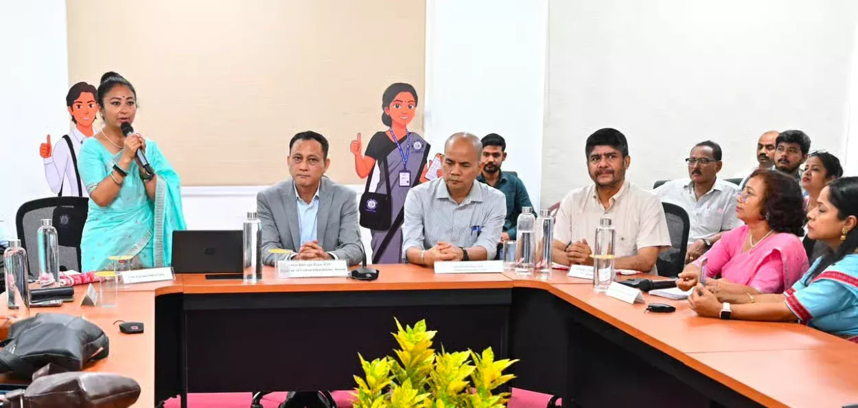 গীত উন্মোচন কৰা অনুষ্ঠানৰ দৃশ্য